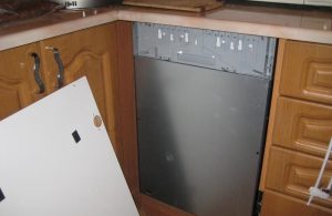 Установка фасада на посудомоечную машину в Якутске